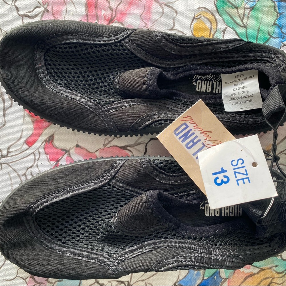 Island Surf Black Water Shoes